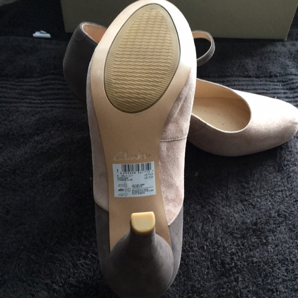 Heels - Picture 5 of 7
